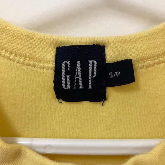 Yellow T-shirt gap - Picture 2 of 3